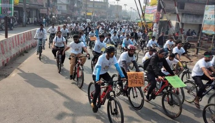 কুষ্টিয়ায় তারুণ্যের উৎসবের অংশ হিসেবে সাইকেল র‌্যালি অনুষ্ঠিত